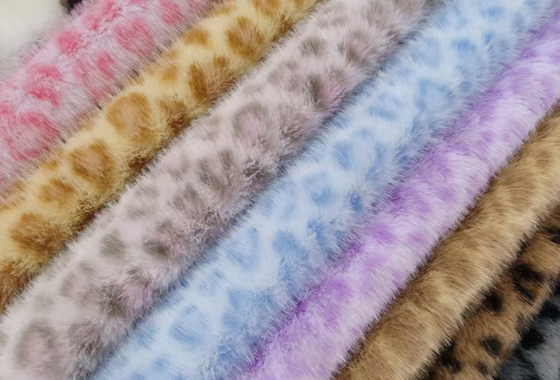 700mg*170cm Maliit na golden mink print leopard plush fabric na angkop para sa mga bag/damit
