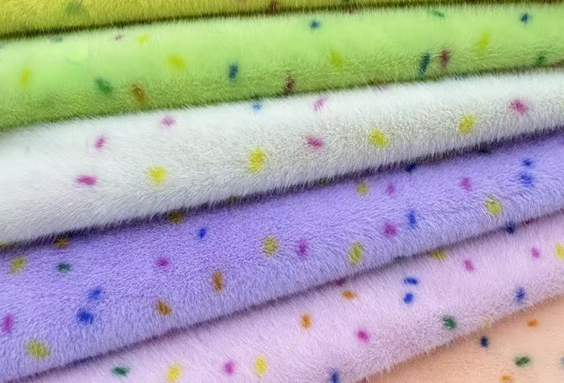 Purong polyester faux mink print na may mga makukulay na tuldok